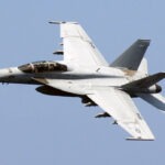 US_Navy_071203_N_8923M_074_An_F_A_18F_Super_Hornet_from_the_Red